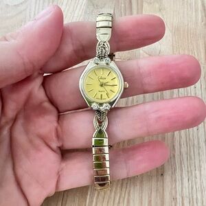 vintage style Collezio ladies gold tone bracelet dress watch NEW BATTERY